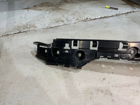 BMW 1 SERIES E82 E88 COUPE REAR BUMPER CENTRE SUPPORT BRACKET 7170665
