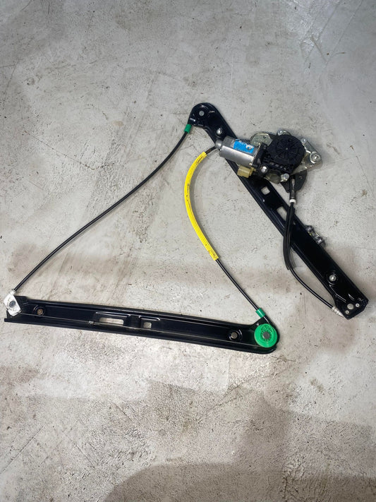 BMW 3 SERIES E46 FRONT LEFT PASSENGER WINDOW REGULATOR 8196037