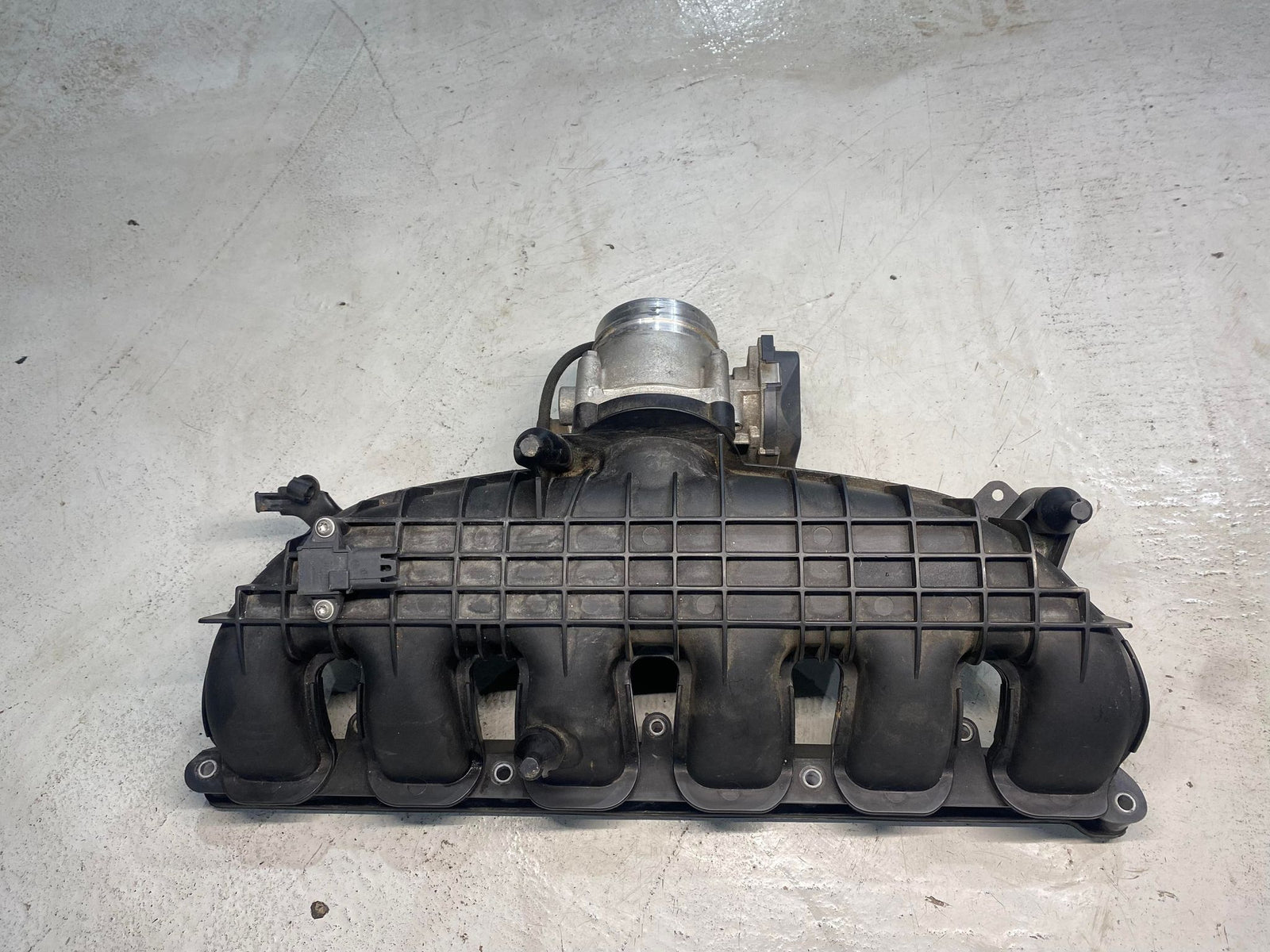 BMW 1 3 SERIES N54 THROTTLE BODY AND AIR INTAKE MANFOLD 7556119 - LRI Autoparts