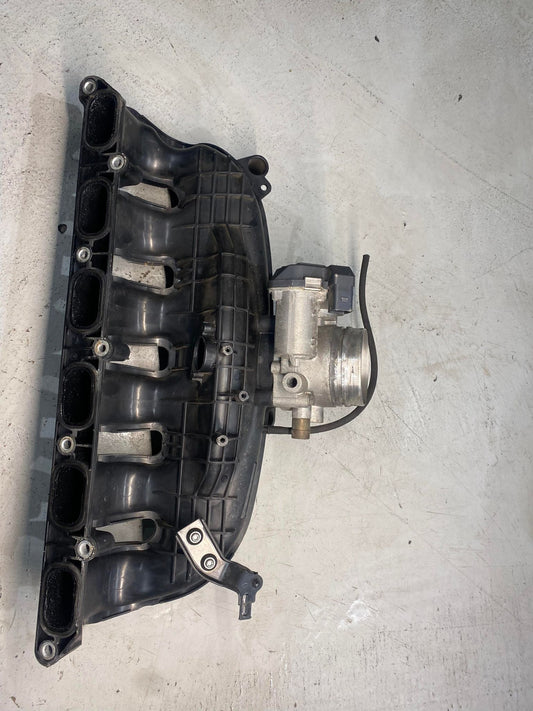 BMW 1 3 SERIES N54 THROTTLE BODY AND AIR INTAKE MANFOLD 7556119