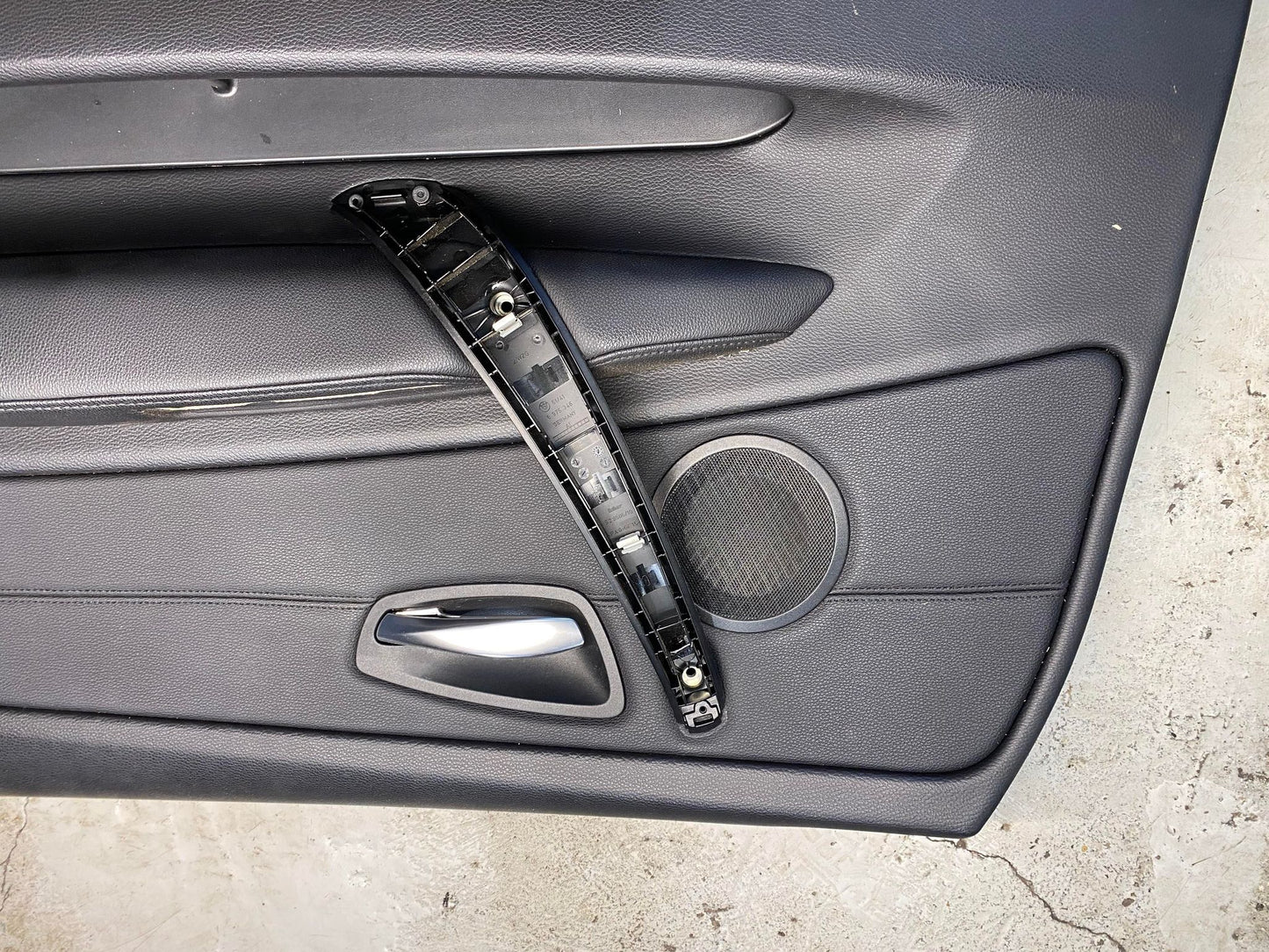 BMW 1 SERIES E82 E88 FRONT RIGHT DRIVERS DOOR CARD