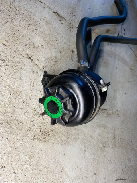 BMW 1 3 X SERIES POWER STEERING RESERVOIR TANK 6768094