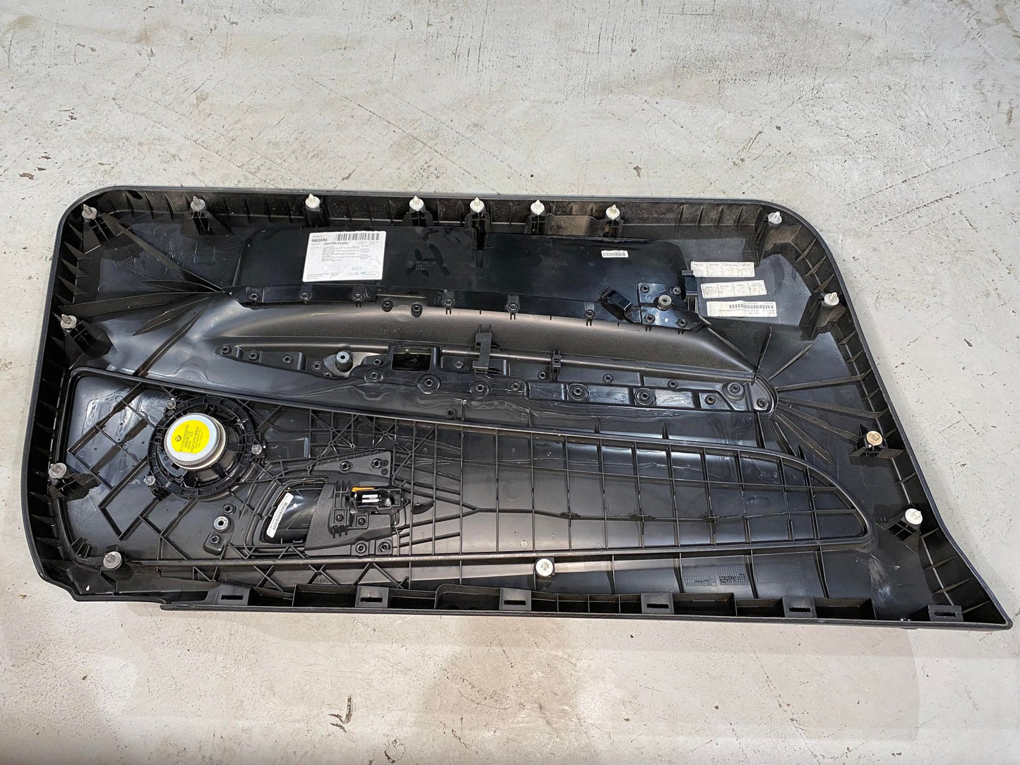 BMW 1 SERIES E82 E88 FRONT RIGHT DRIVERS DOOR CARD