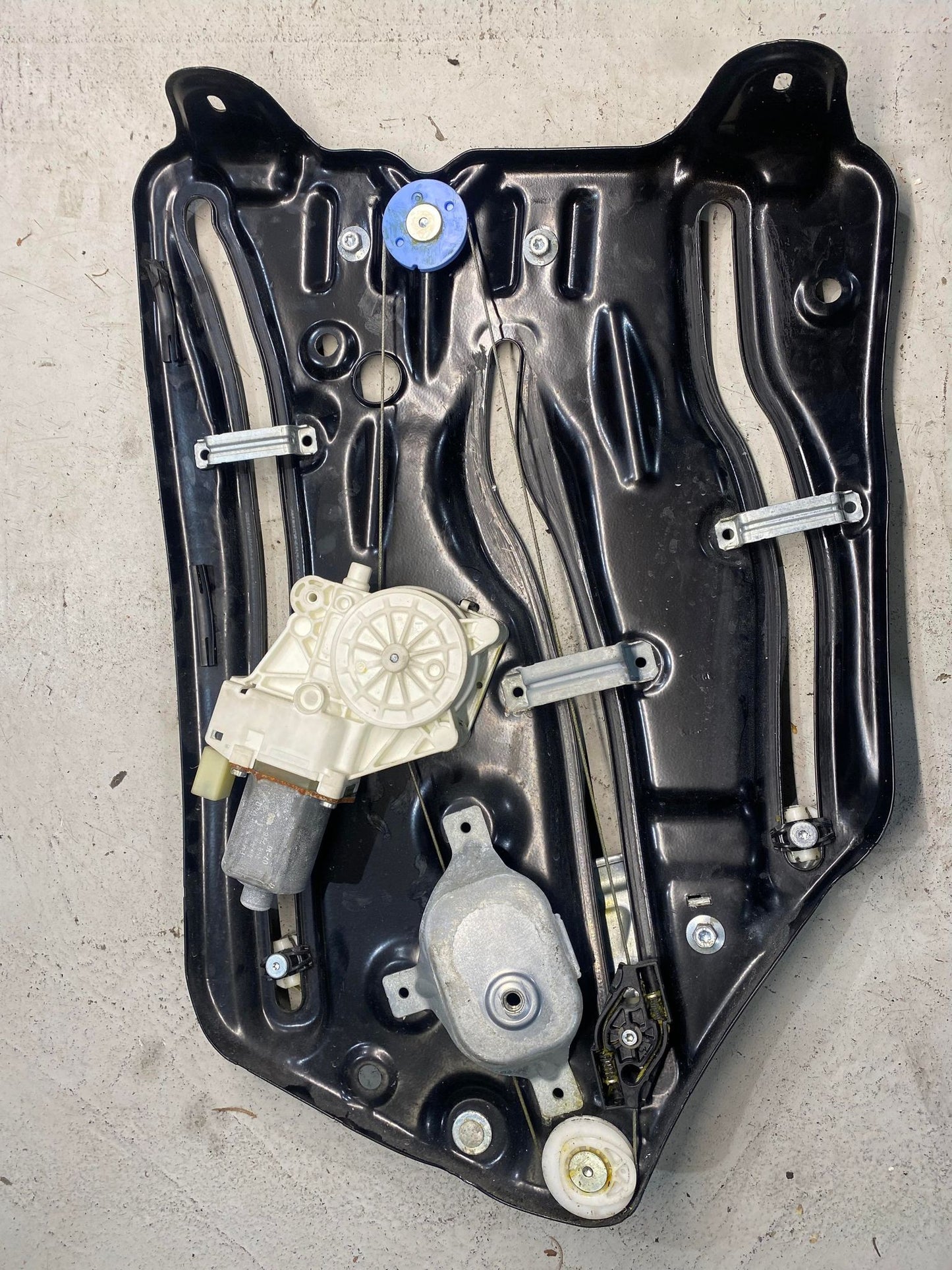 BMW 3 SERIES E93 REAR RIGHT WINDOW REGULATOR 7198048