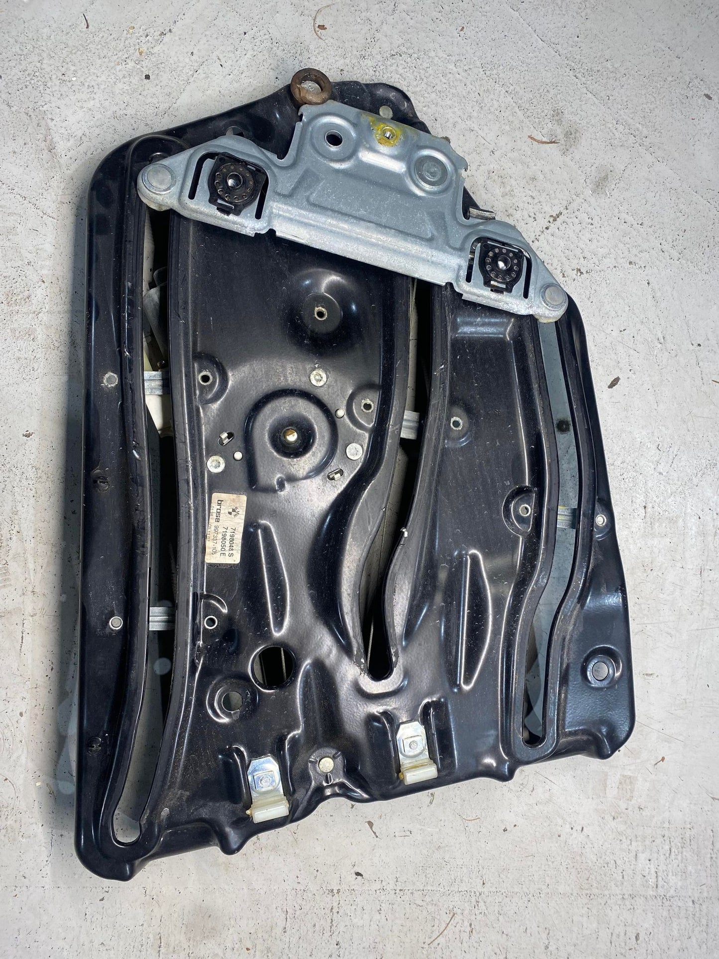 BMW 3 SERIES E93 REAR RIGHT WINDOW REGULATOR 7198048