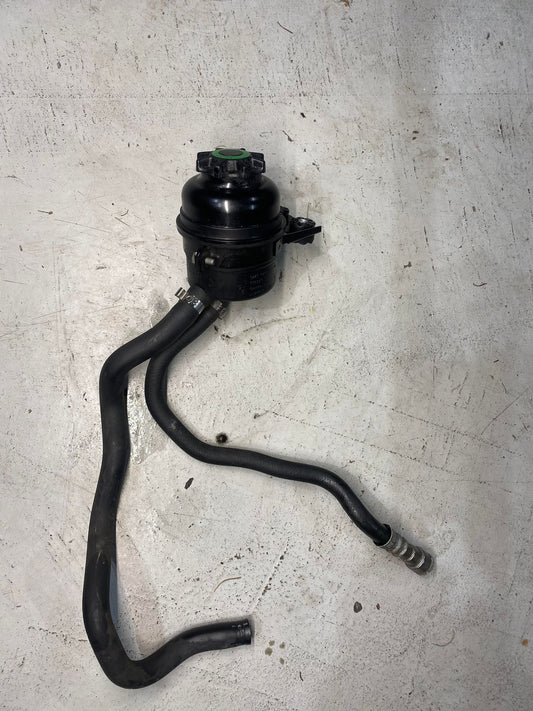 BMW 1 3 X SERIES POWER STEERING RESERVOIR TANK 6768094