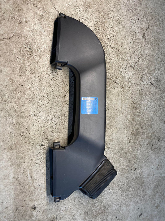 BMW 1 SERIES E82 E88 N52 INTAKE PIPE 13717547593