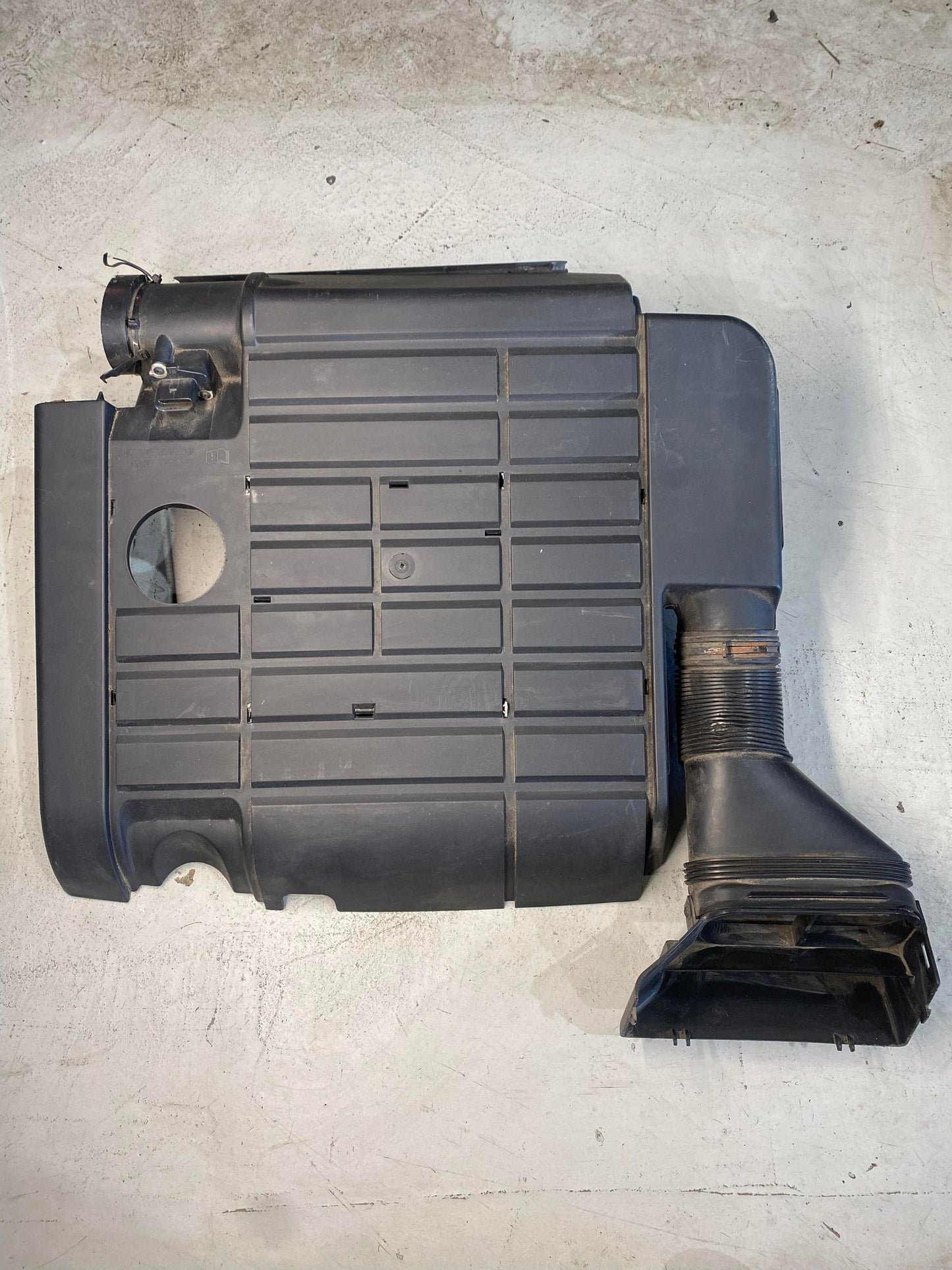 VW AUDI 2.0L TFSI ENGINE COVER 06F133837