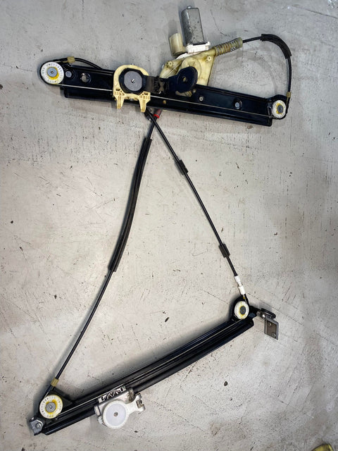 BMW 1 SERIES E87 FRONT RIGHT WINDOW REGULATOR 7286142