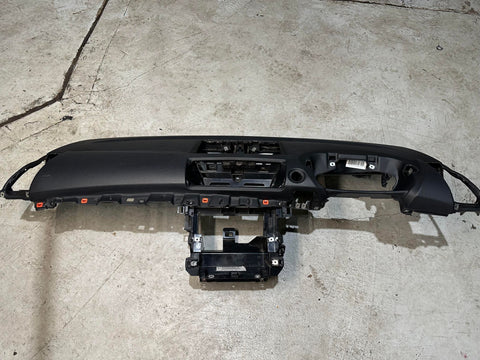 BMW 1 SERIES E82 E87 E88 DASHBOARD WITH DUAL PIN AIRBAG 9187582