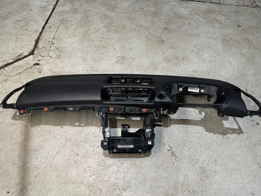 BMW 1 SERIES E82 E87 E88 DASHBOARD WITH DUAL PIN AIRBAG 9187582