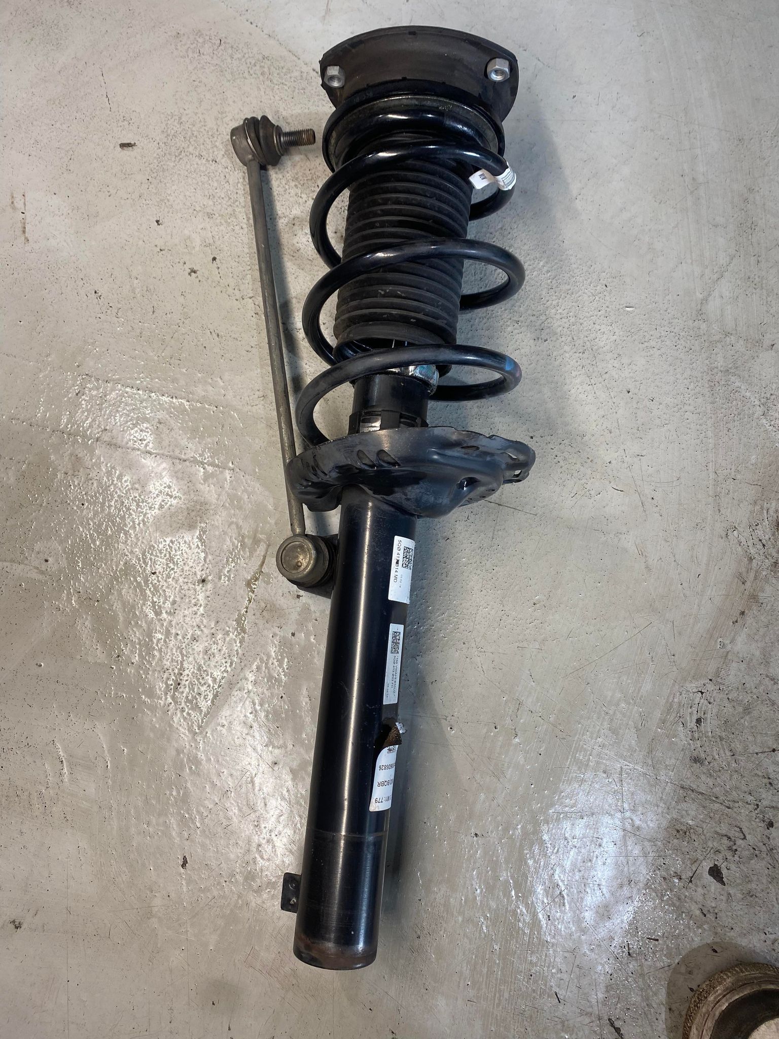 VW GOLF MK7 FRONT RIGHT SHOCK ABSORBER 5Q0412014 LRI Autoparts