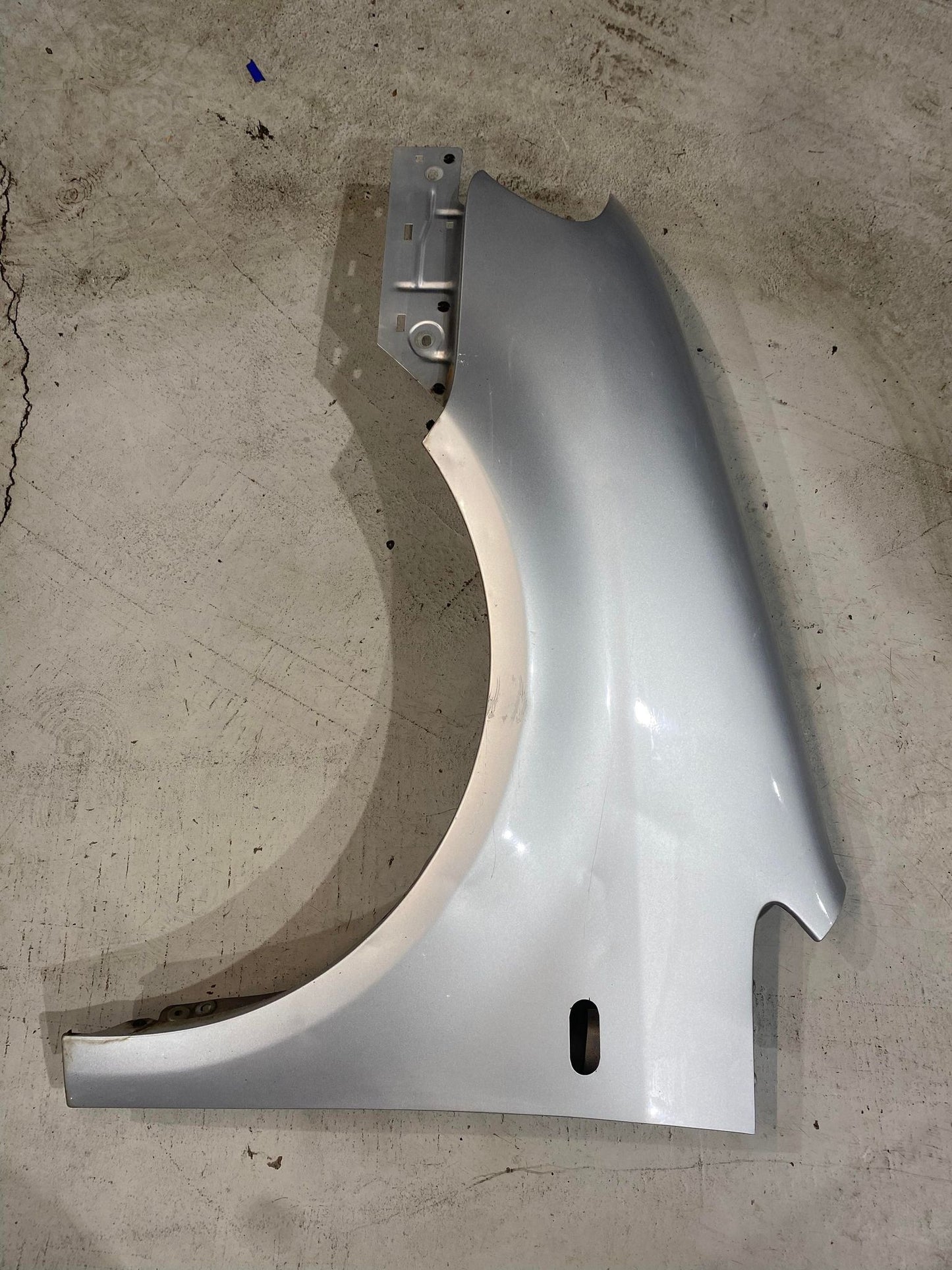 VW CADDY 2005-2011 FRONT RIGHT GUARD GRAY