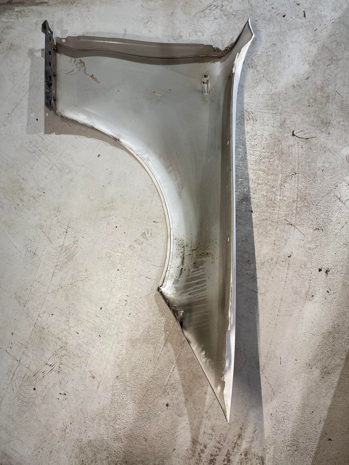 BMW 1 SERIES E82 E87 E88 FRONT LEFT GUARD WHITE