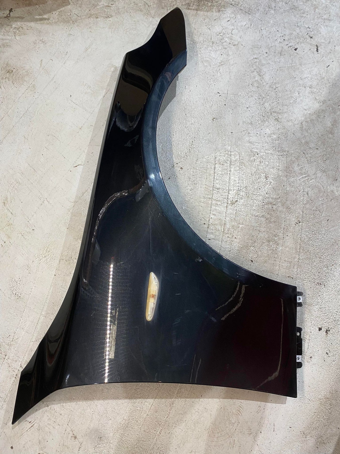 BMW 5 SERIES E60 E61 FRONT RIGHT GUARD