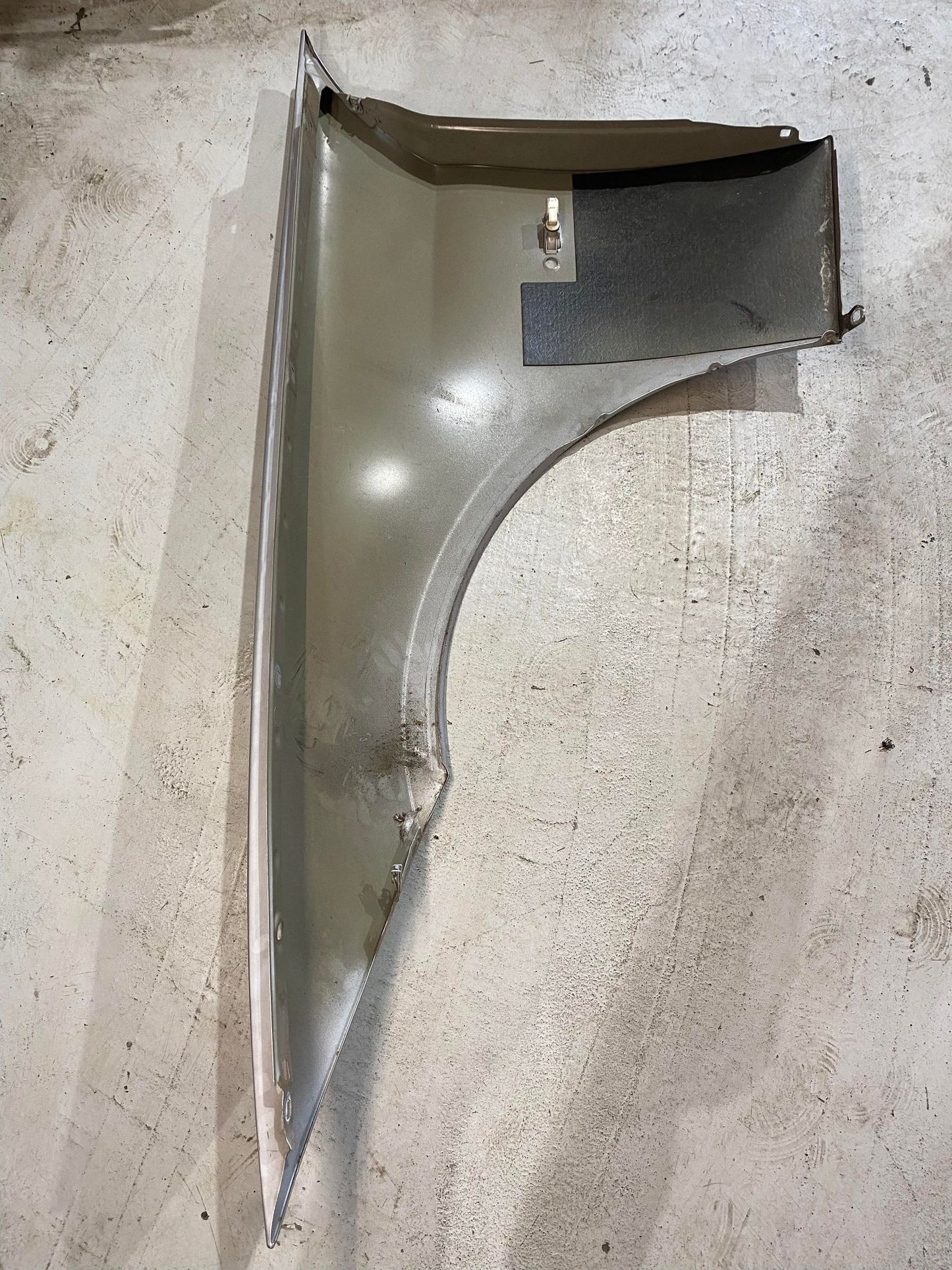 BMW 3 SERIES E90 E91 FRONT RIGHT GUARD SILVER
