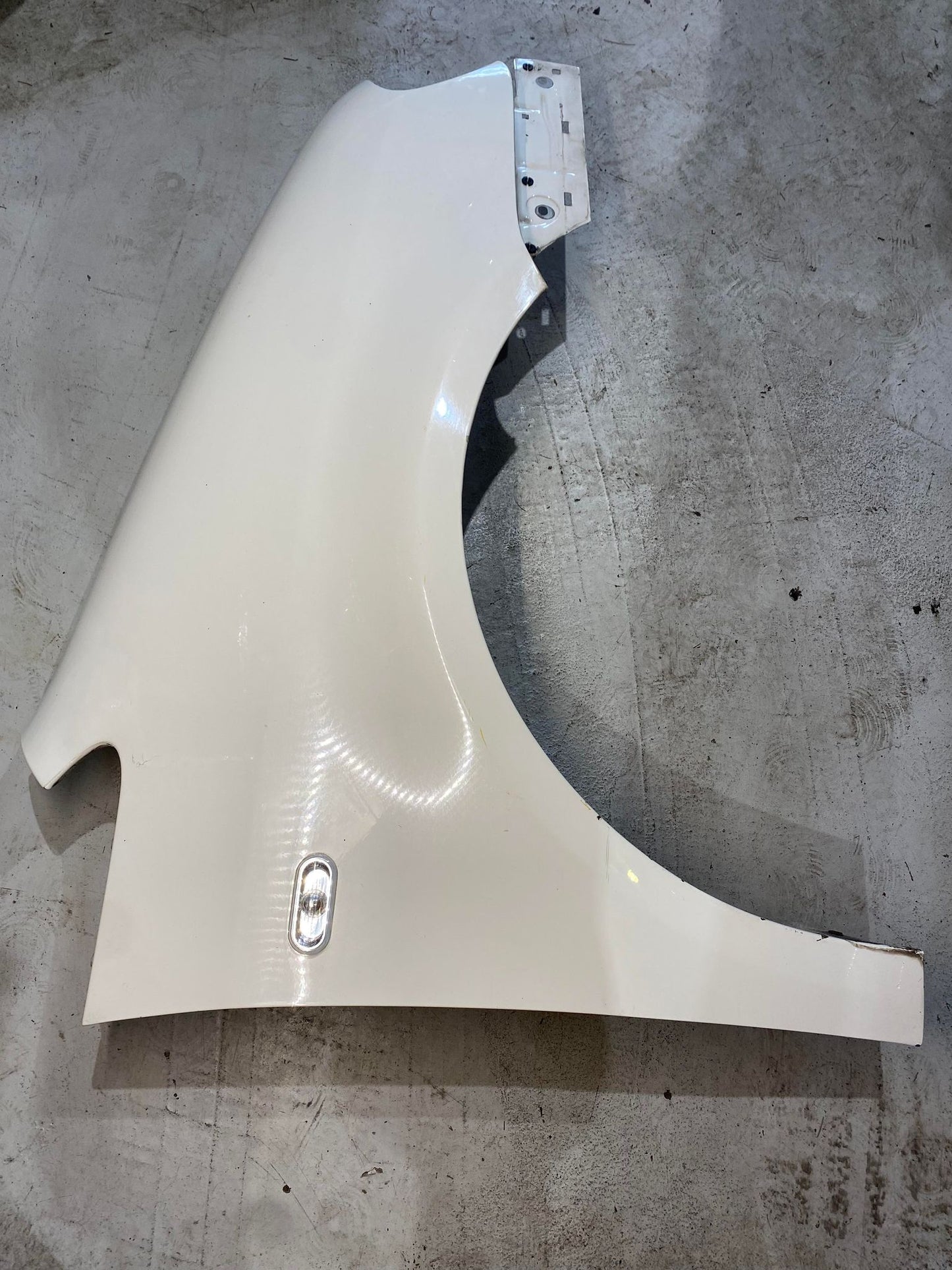 VW CADDY 2005-2011 FRONT RIGHT GUARD WHITE