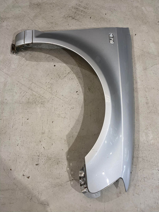 AUDI A3 8P PRE FACELIFT FRONT RIGHT GUARD SILVER