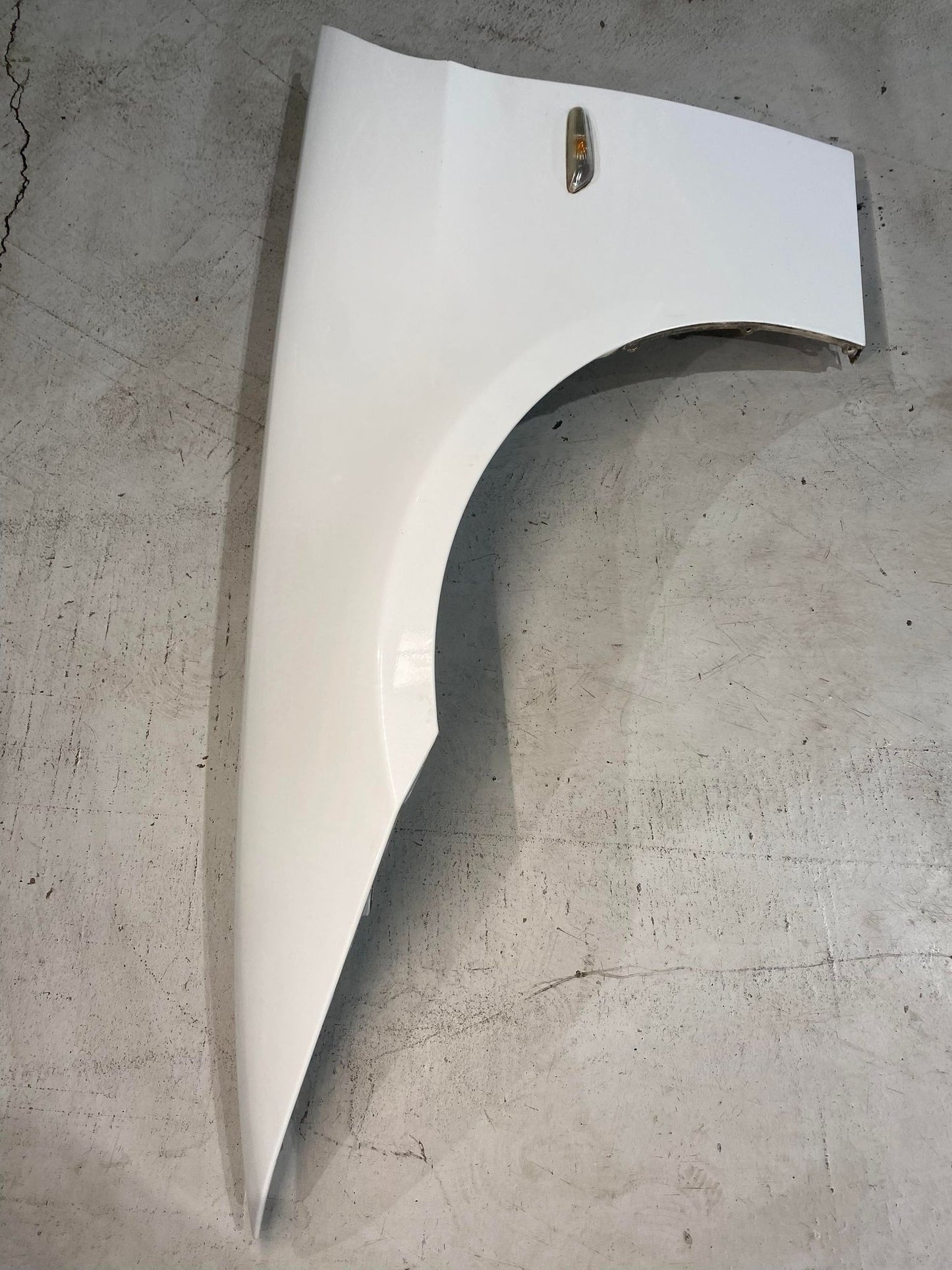 BMW 3 SERIES E90 E91 FRONT LEFT GUARD WHITE