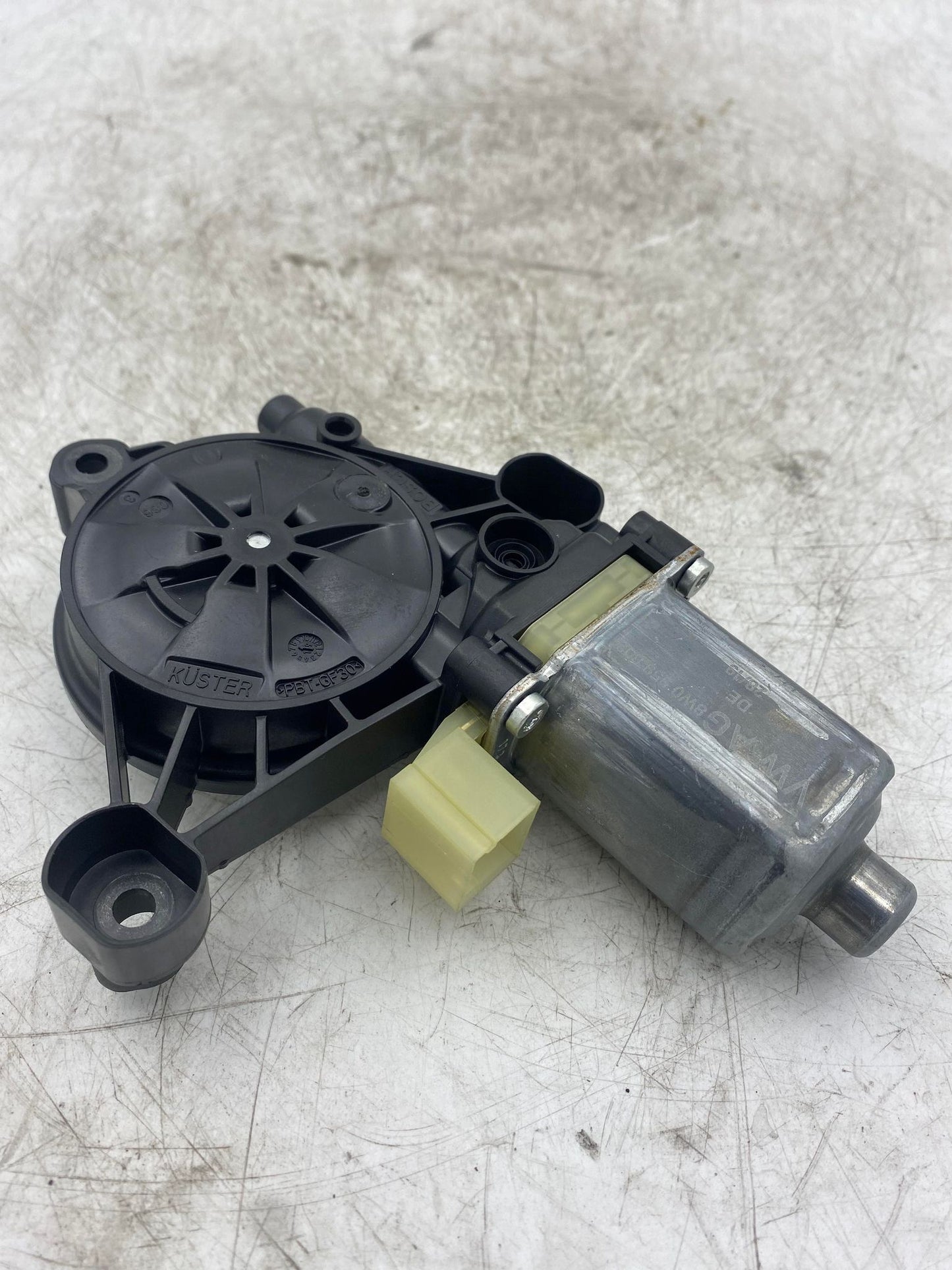 AUDI A5 8T FRONT RIGHT WINDOW REGULATOR 8W0959802