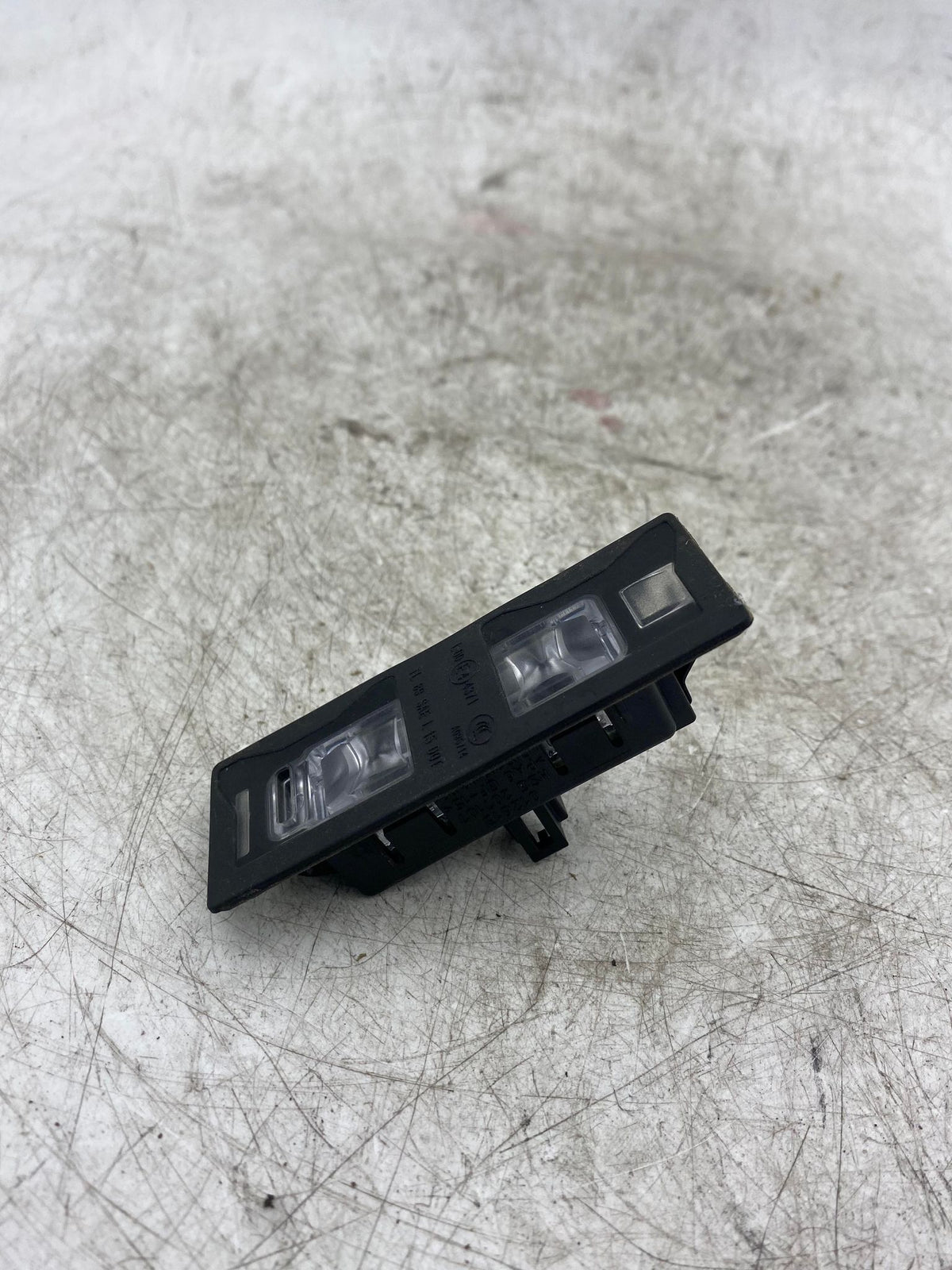 AUDI A5 8T REAR NUMBER PLATE BOOT LID LIGHT 8W6943021 - LRI Autoparts
