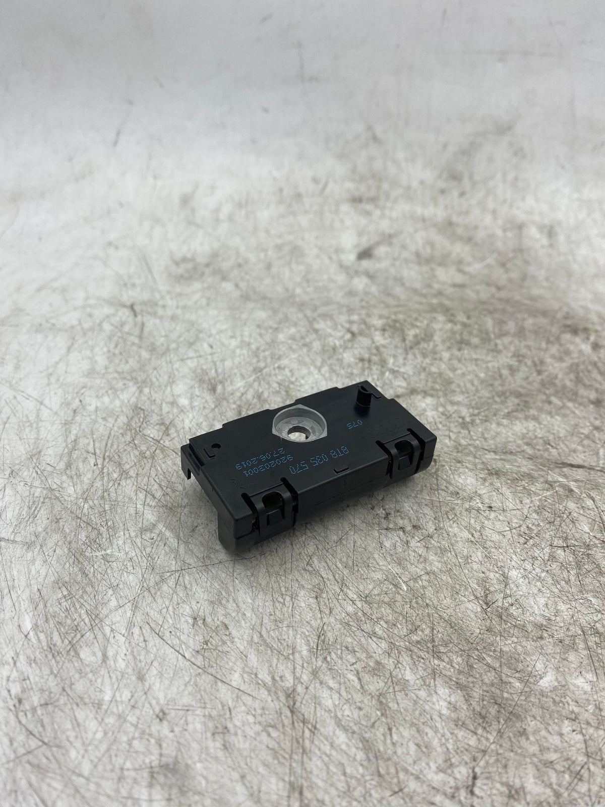 AUDI A5 8T COUPE 2015 ANTENNA NOISE SUPPRESSION FILTER 8T8035570