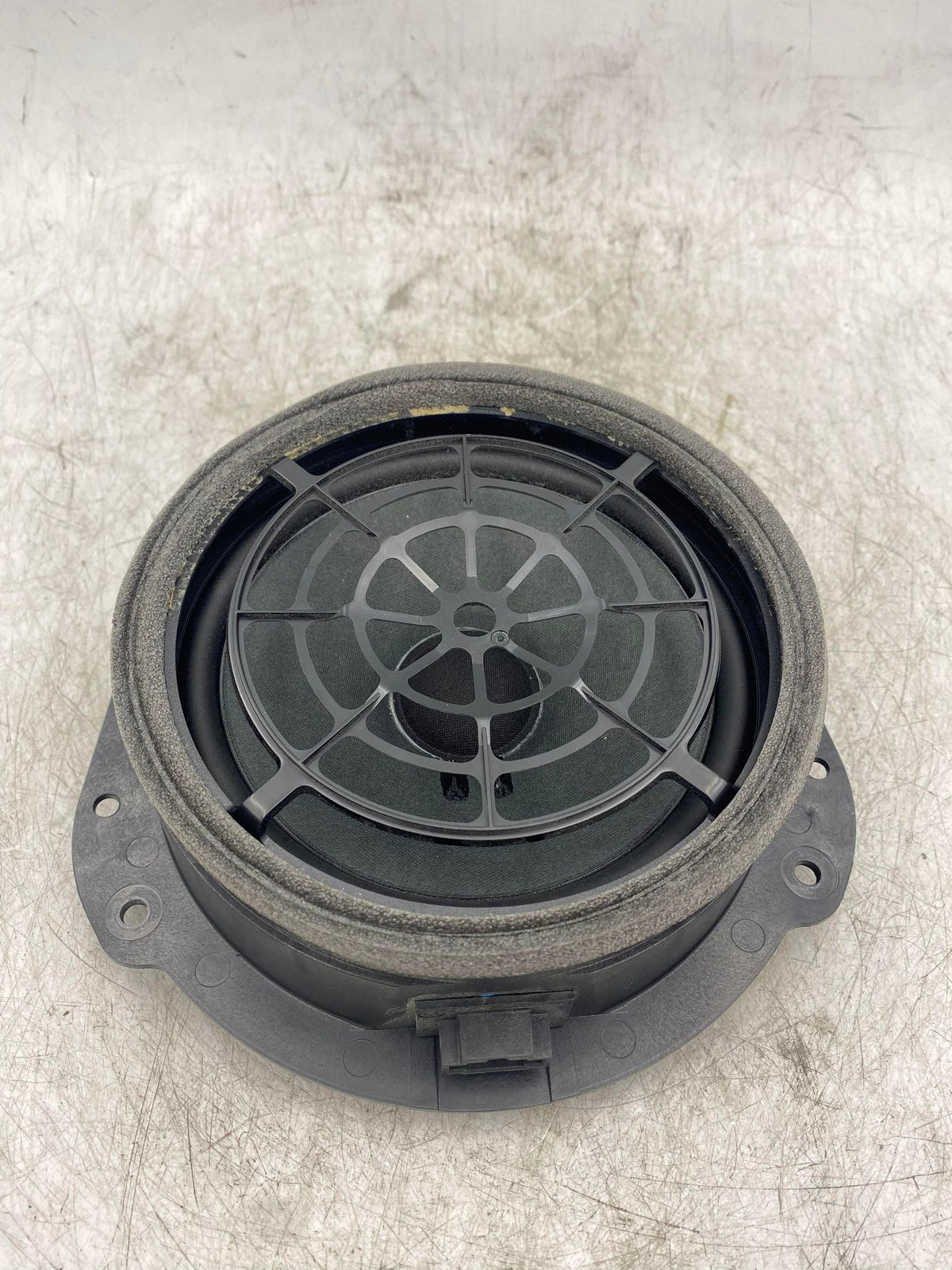 AUDI A5 8T REAR DOOR SPEAKER 8W5035411