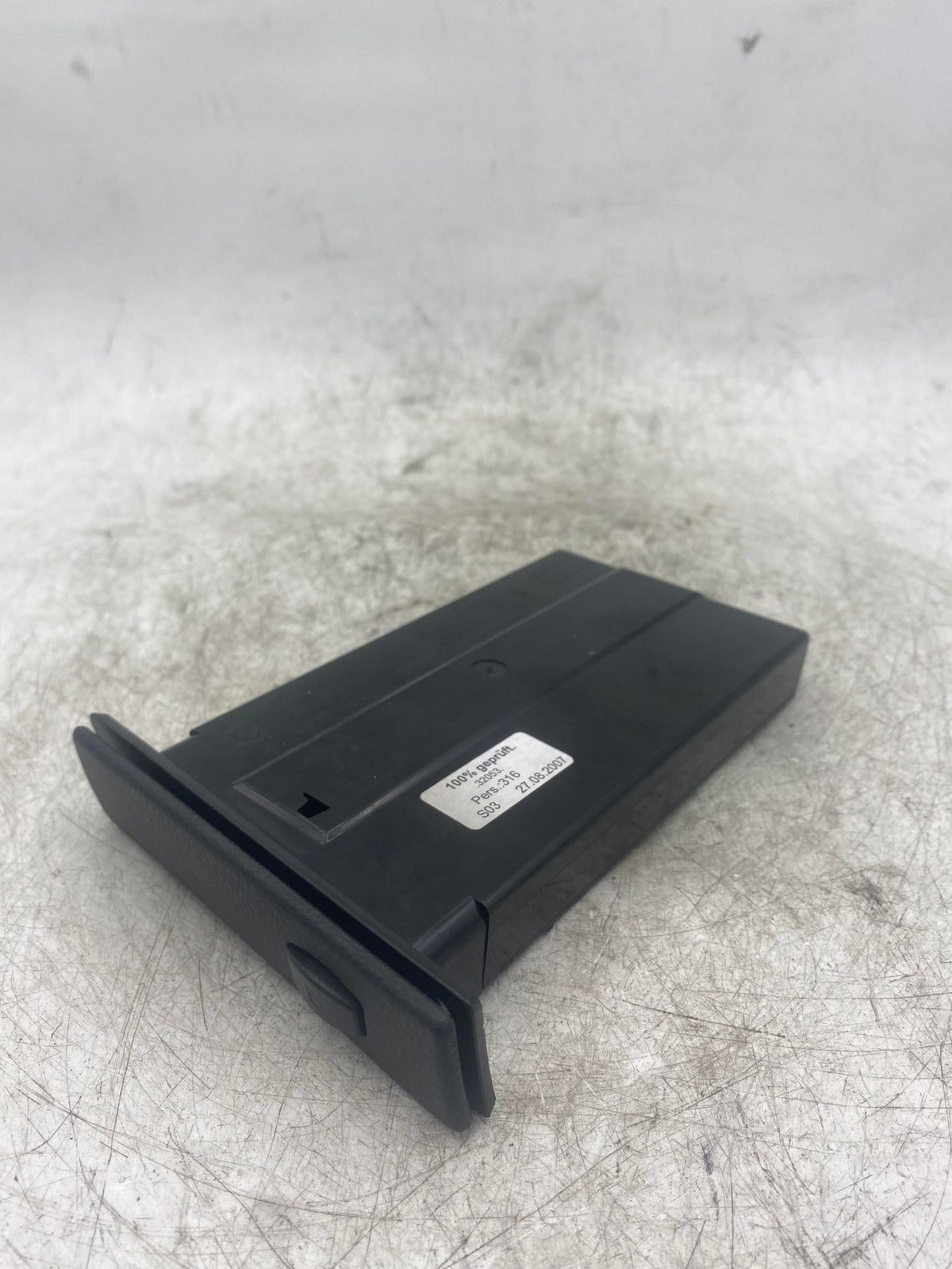 BMW 5 SERIES E60 E61 LHS PASSENGER SIDE CUP HOLDER BLACK 7063178
