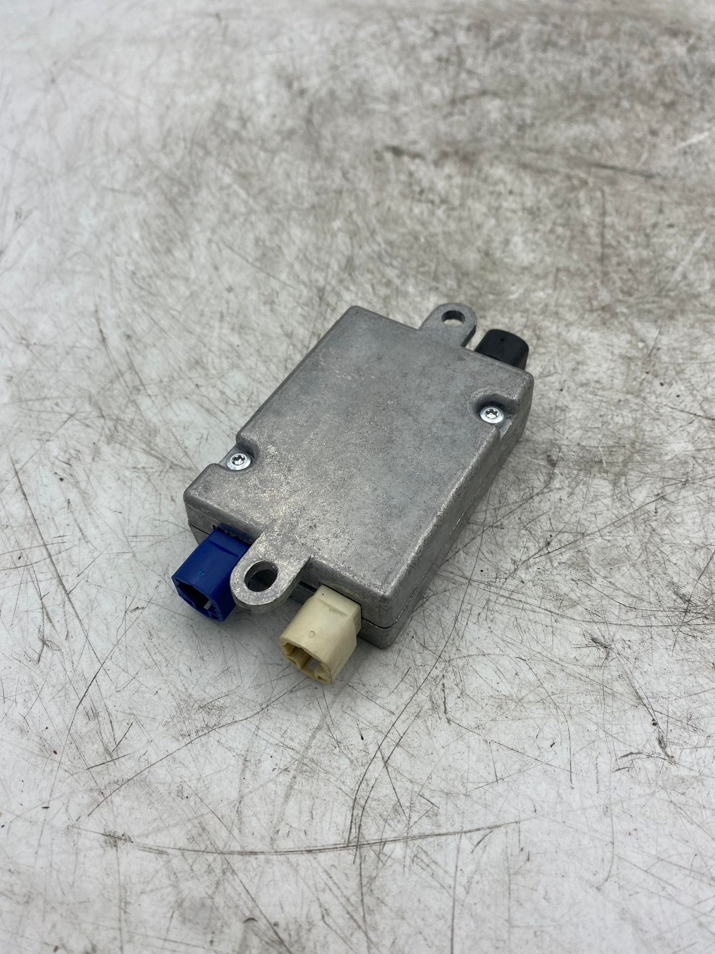 BMW 3 5 X SERIES RADIO NAVIGATION USB HUB 9123739