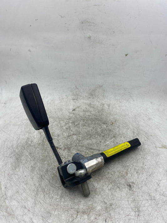 BMW 5 SERIES E60 FRONT RIGHT SEAT BELT BUCKLE