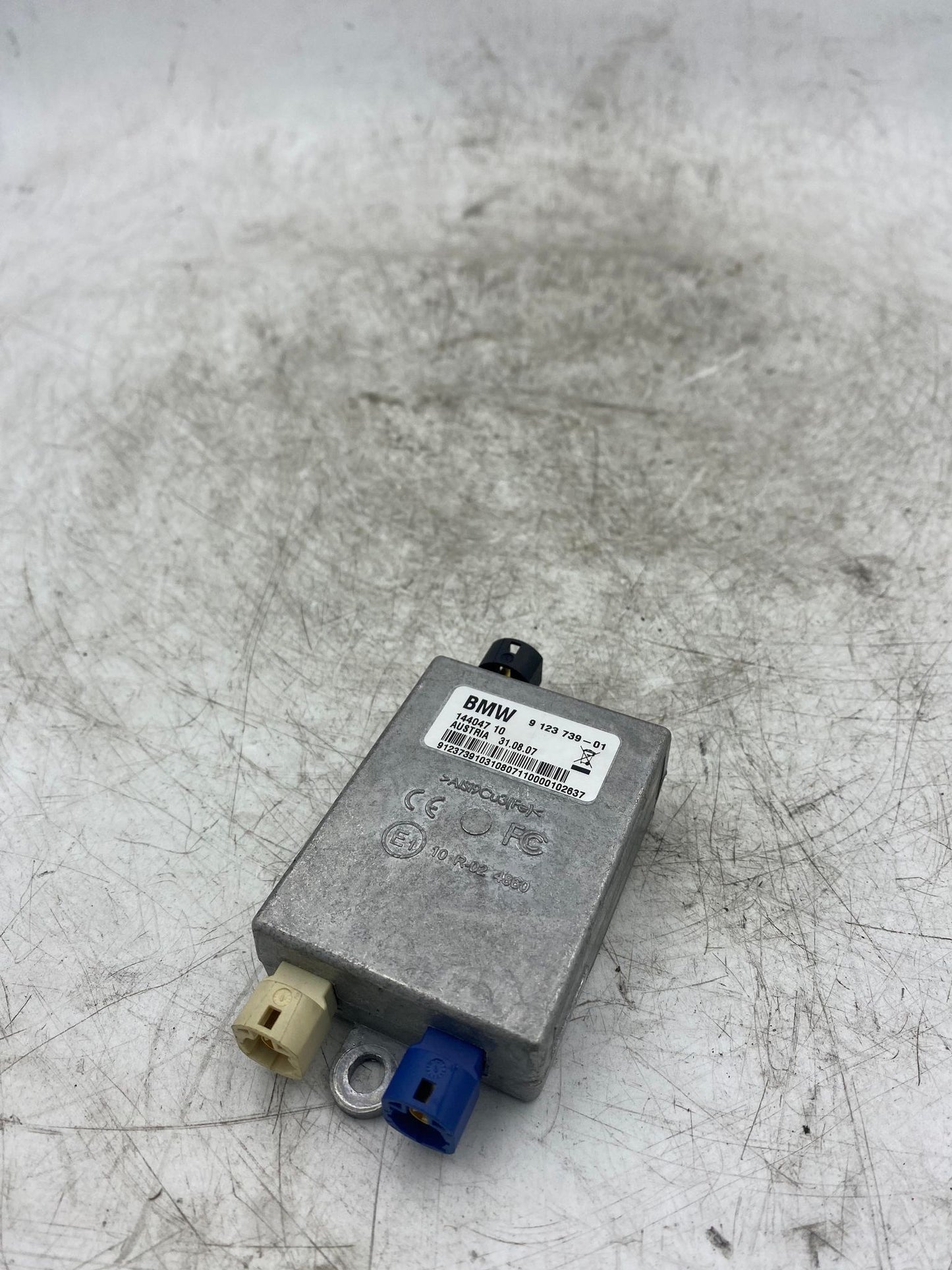 BMW 3 5 X SERIES RADIO NAVIGATION USB HUB 9123739