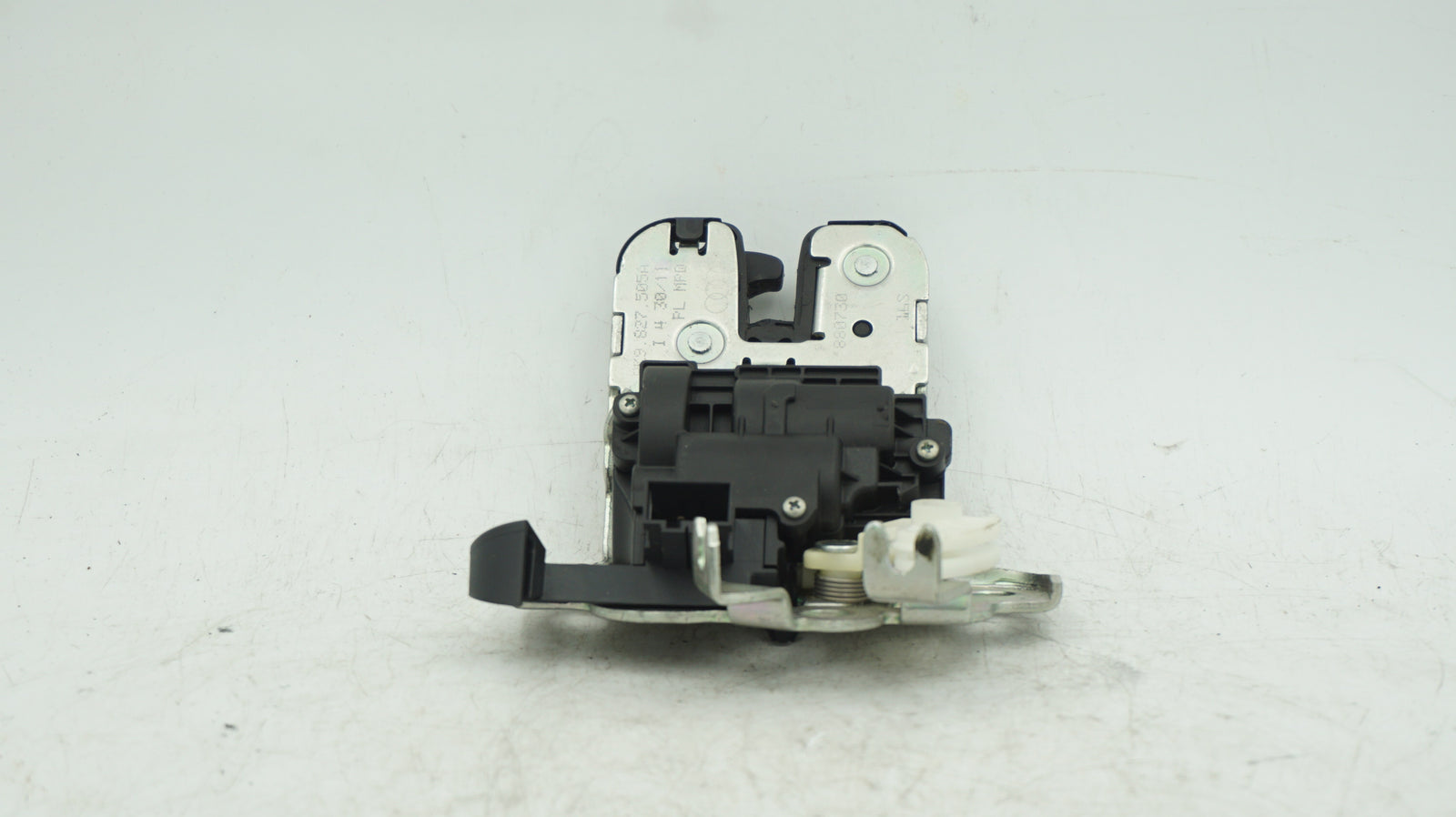 AUDI A1 A3 A4 A6 Q TAILGATE LOCK 8K9827505A - LRI Autoparts