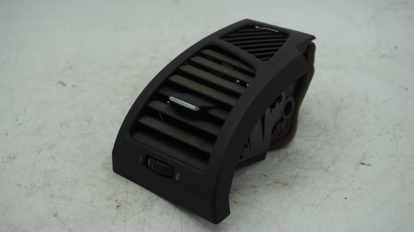 BMW 1 SERIES E82 E87 E88 LEFT PASSENGER AIR VENT