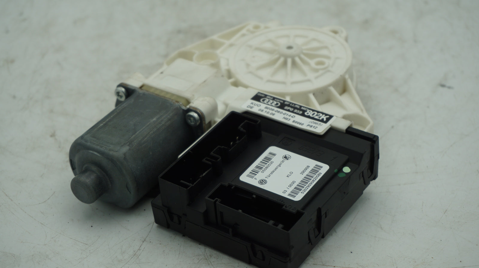 AUDI A3 8P FRONT LEFT PASSENGER WINDOW MOTOR 8P0959802 - LRI Autoparts