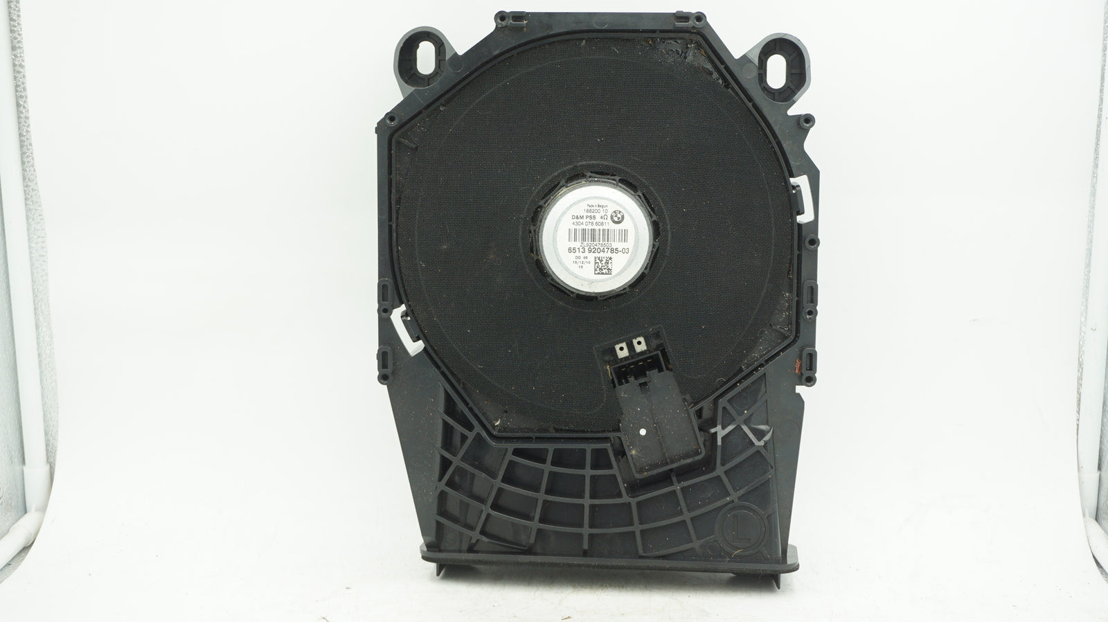 BMW E82 E87 E88 E90 E91 E92 LEFT PASSENGER UNDER SEAT SUBWOOFER 9204785