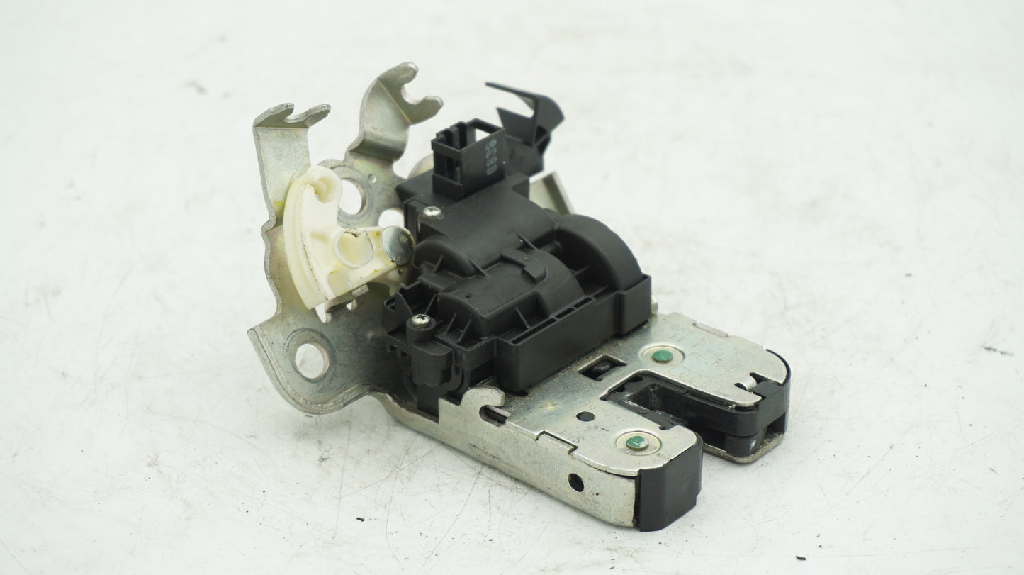 AUDI A1 A3 A4 A6 Q TAILGATE LOCK 8K9827505