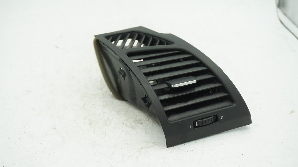 BMW 1 SERIES E82 E87 E88 RIGHT AIR VENT 7059188 - LRI Autoparts