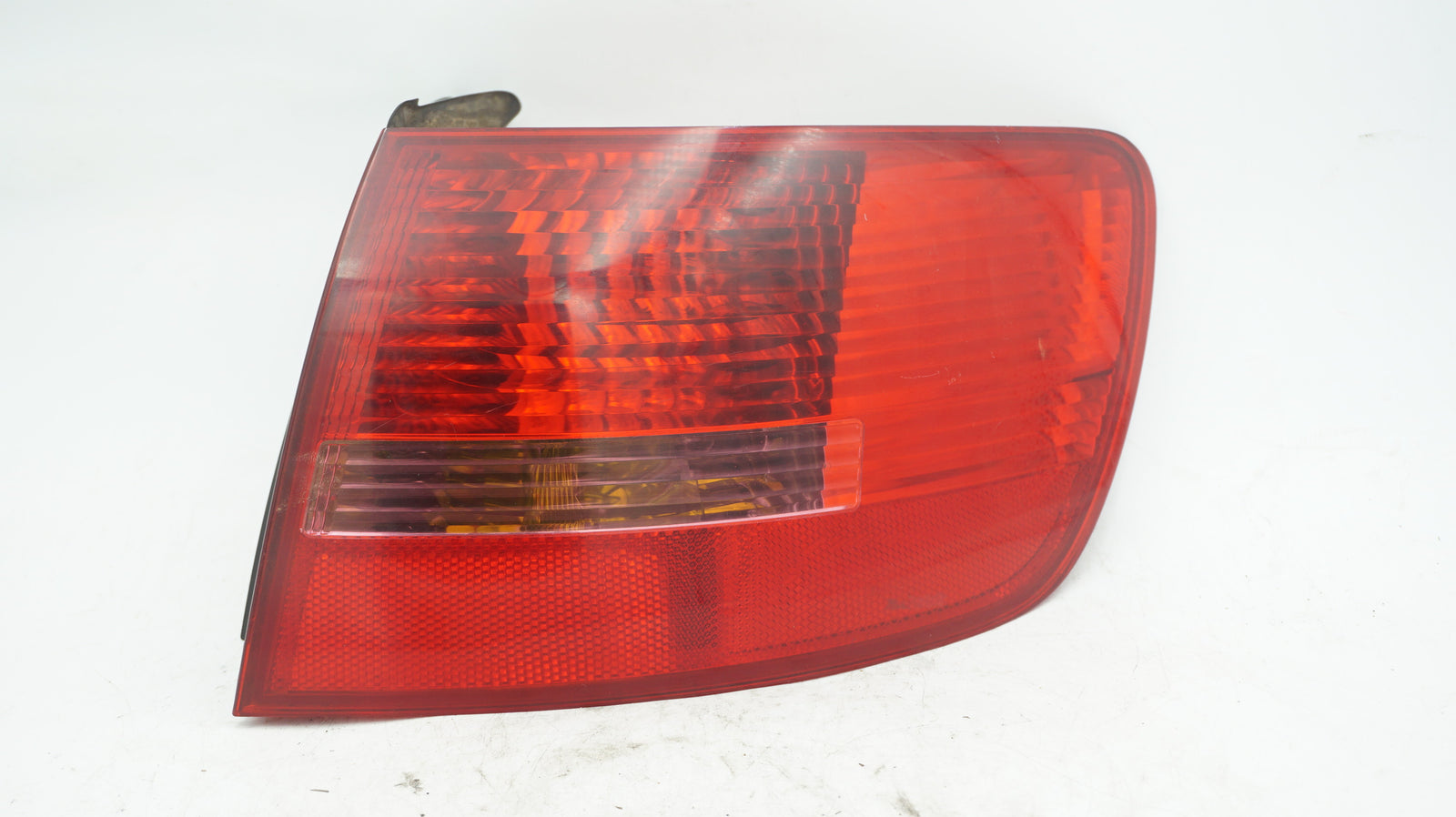 AUDI A6 C6 REAR RIGHT TAIL LIGHT 89036920 - LRI Autoparts