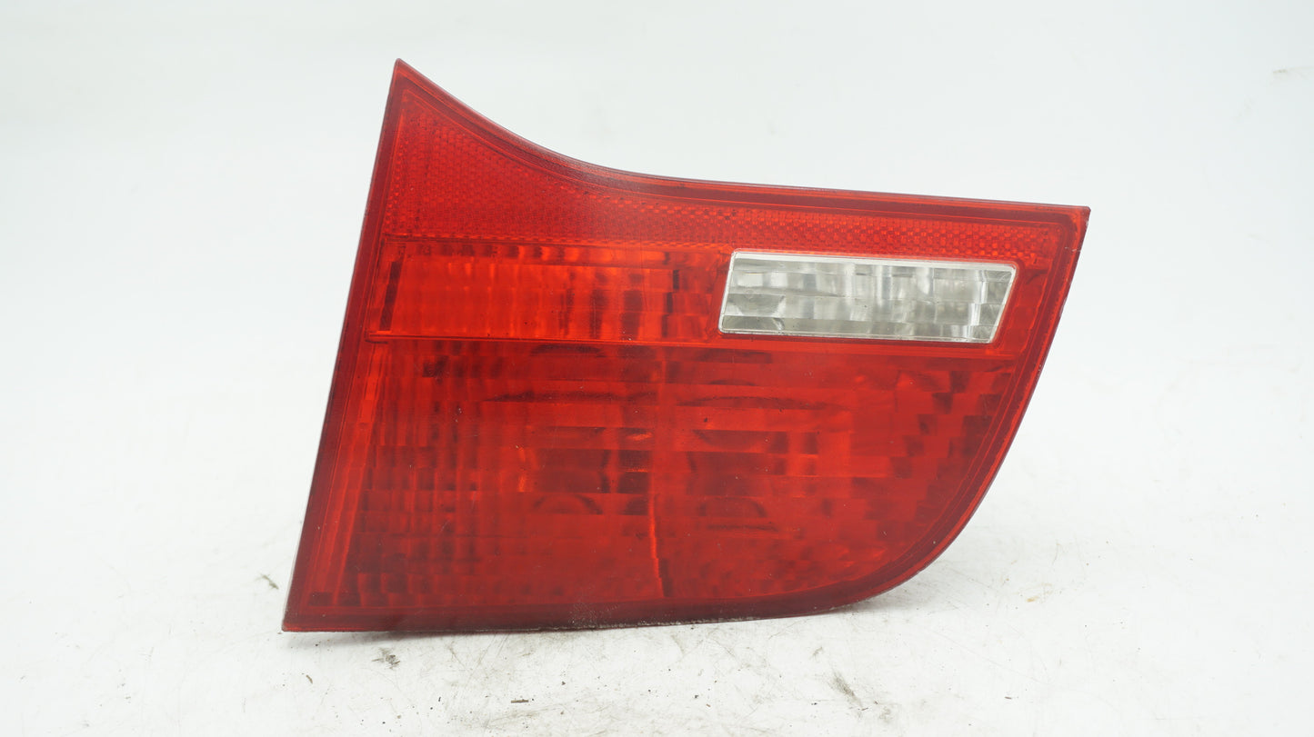 AUDI A6 C6 BOOT LID RHS RIGHT TAIL LIGHT 89036926