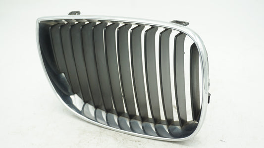 BMW 1 SERIES E87 CHROME RHS RIGHT FRONT KIDNEY GRILL 7077130