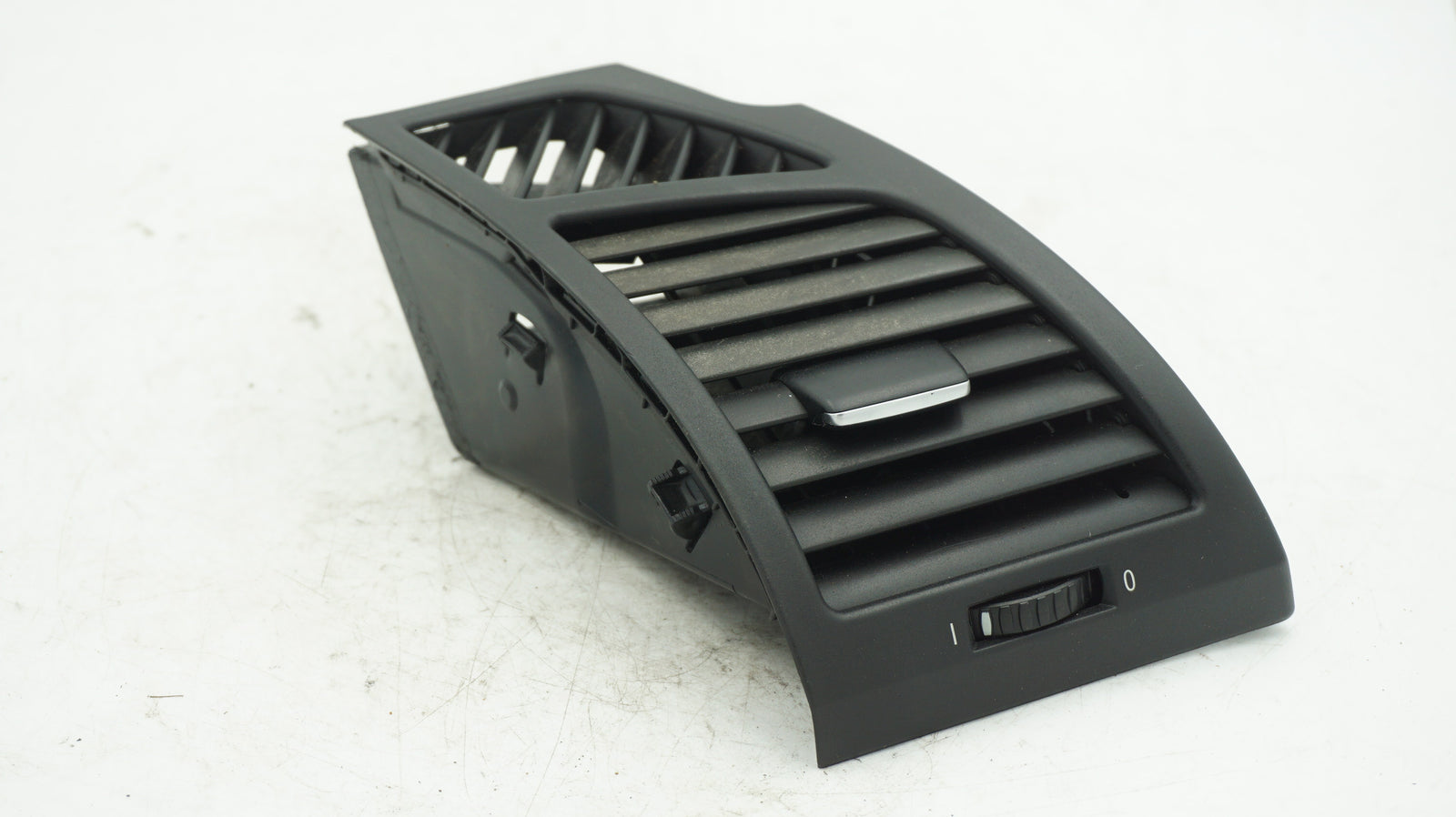 BMW 1 SERIES E82 E87 E88 RIGHT AIR VENT 7059188 - LRI Autoparts