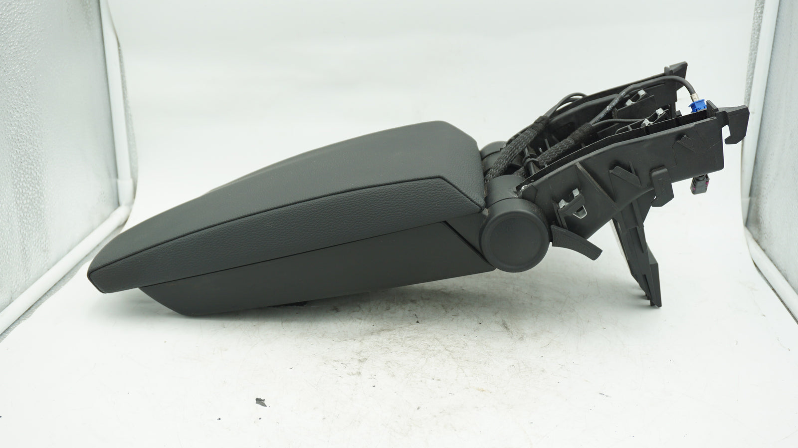 BMW 1 SERIES E82 E87 E88 ARM REST BLACK