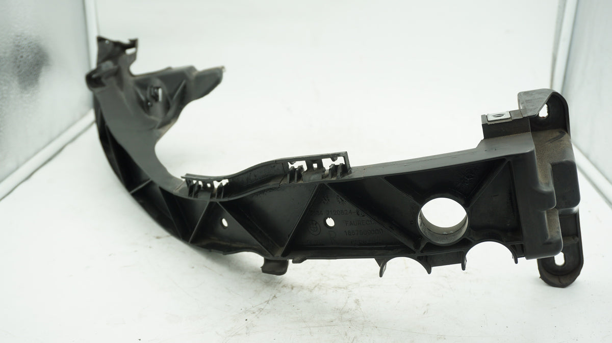 BMW 1 SERIES E87 RHS DRIVERS SIDE HEADLIGHT BRACKET 7120824 - LRI Autoparts