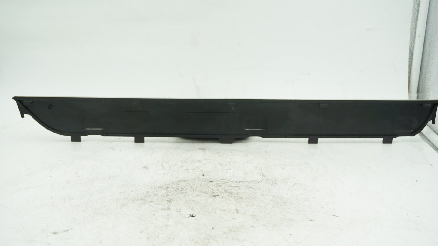 BMW 1 SERIES E87 FRONT LEFT M-SPORT DOOR SILL MOUDLING 7906817