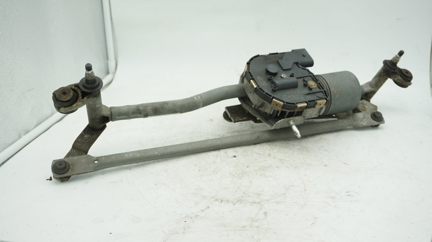 AUDI A3 8P WINDSCREEN WIPER MOTOR 8P2955119