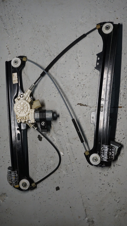 BMW 5 SERIES LHS PASSENER SIDE WINDOW REGULATOR 7184741