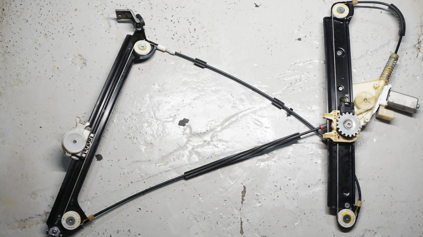 BMW 1 SERIES E81 E87 FRONT LEFT PASSENGER WINDOW REGULATOR 7067795