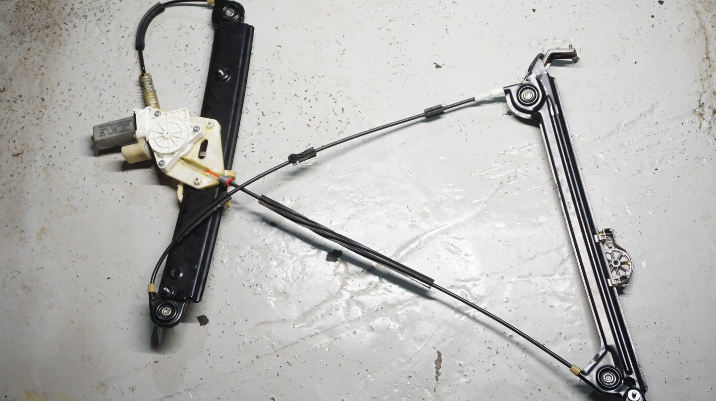 BMW 1 SERIES E81 E87 FRONT LEFT PASSENGER WINDOW REGULATOR 7067795