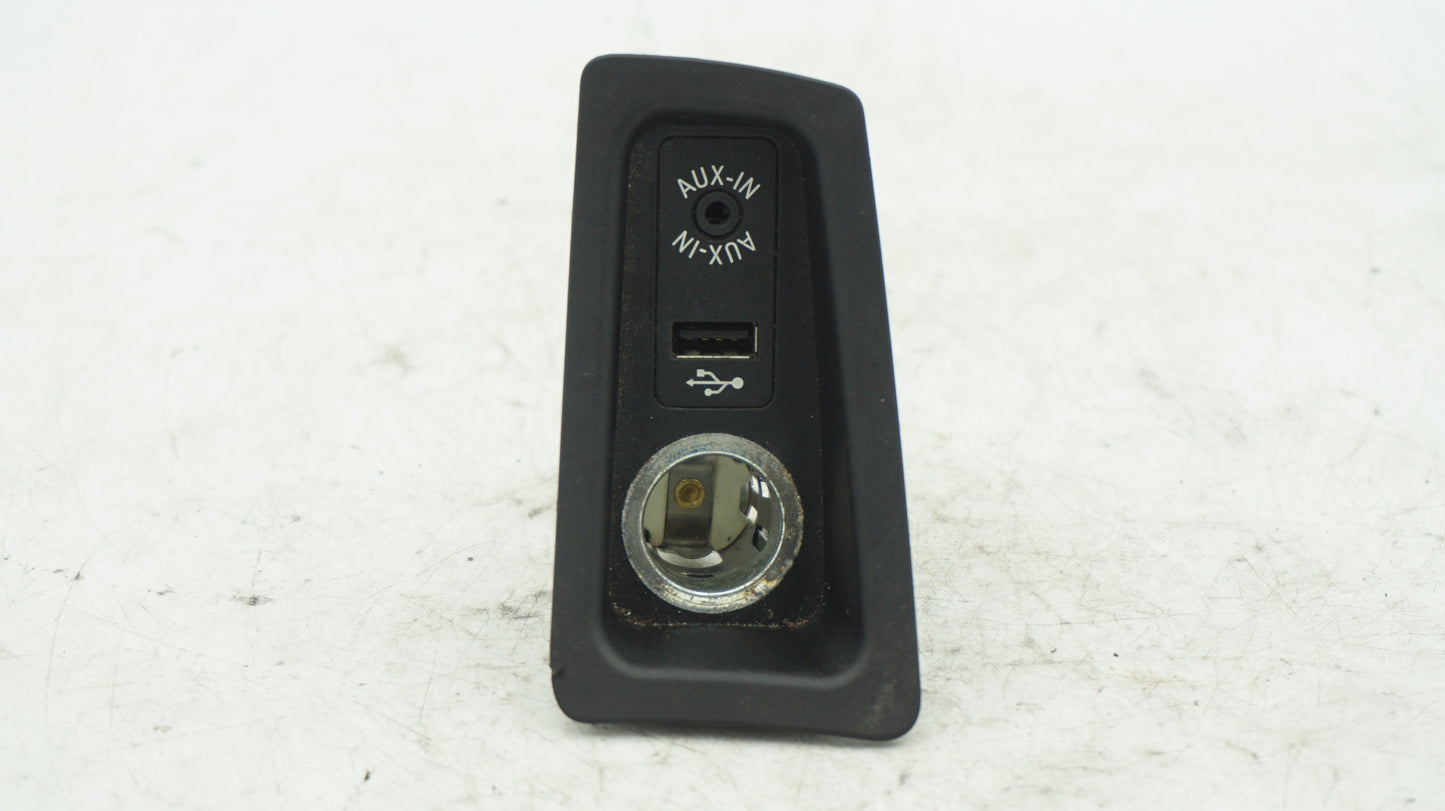 BMW 1 SERIES USB AUX CIGARETTE LIGHTER SOCKET 9110412