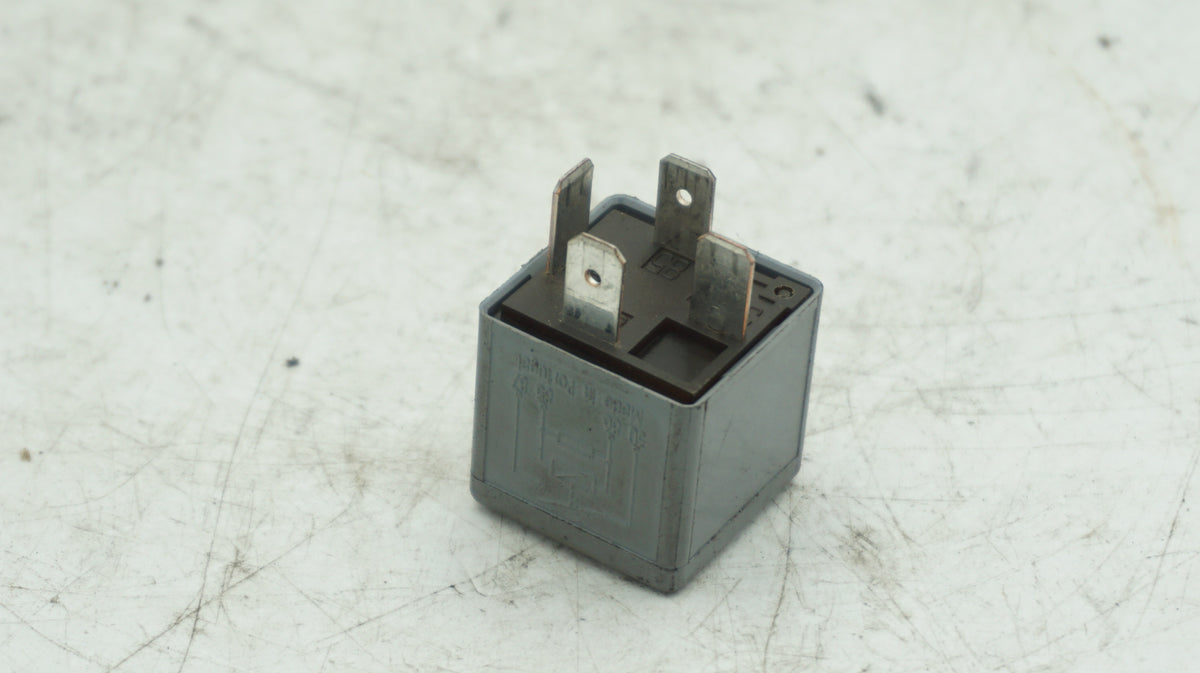 VW AUDI FUSE NUMBER 373 8D0951253A
